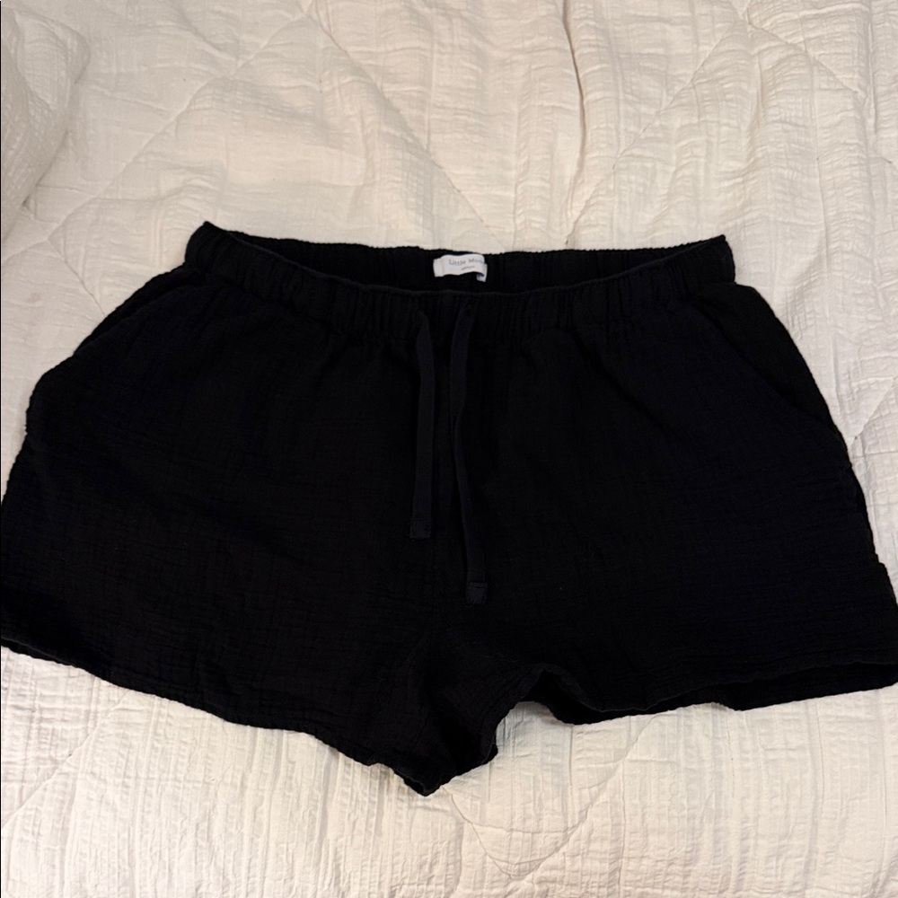 Little Moon Aritzia Shorts, medium